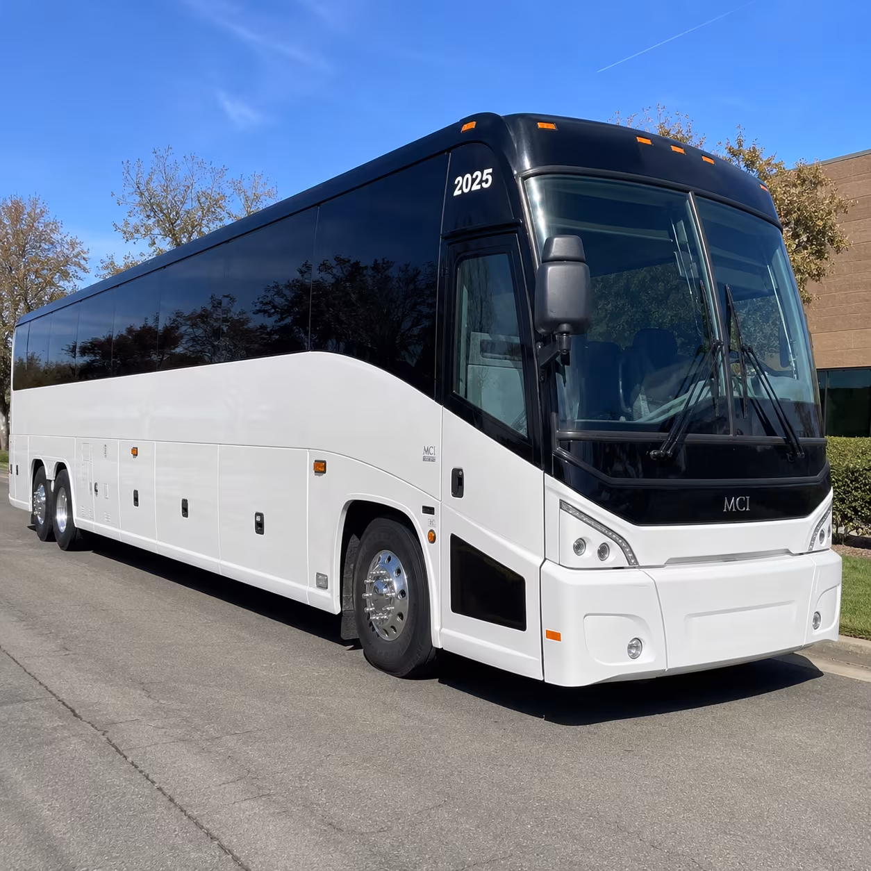 corporate airport transfer buses to logan t f green and orh