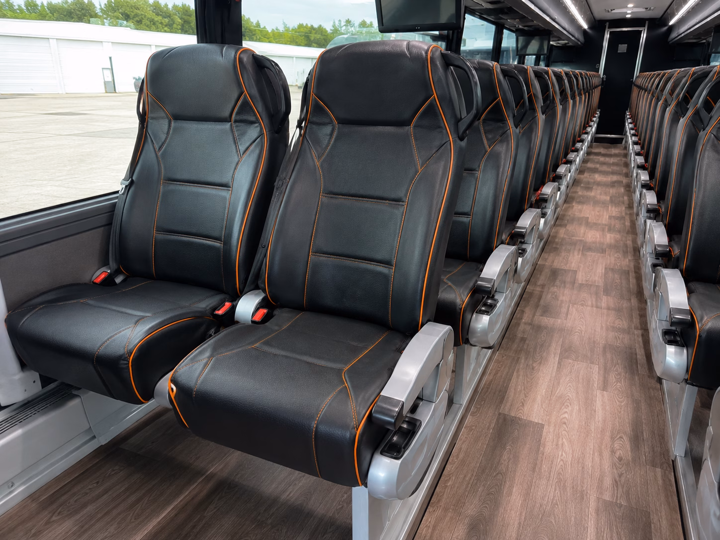guest shuttle buses between worcester hotels and downtown wedding venues